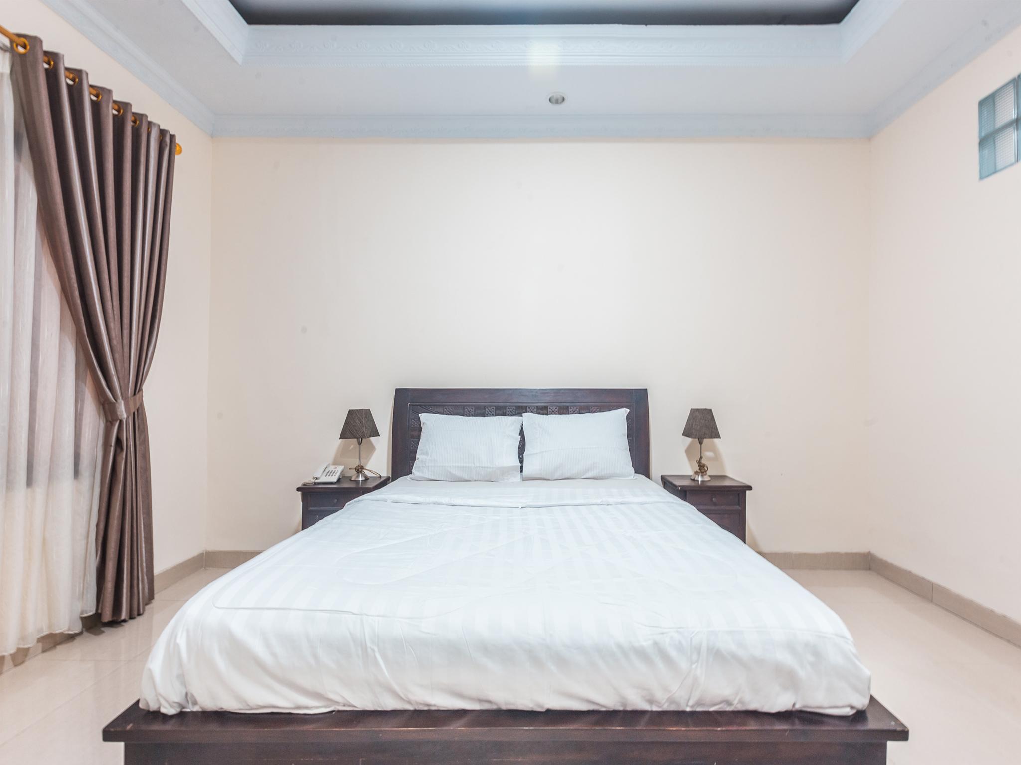 Oyo 1667 Wisma Lux Barkah Cakarta Dış mekan fotoğraf