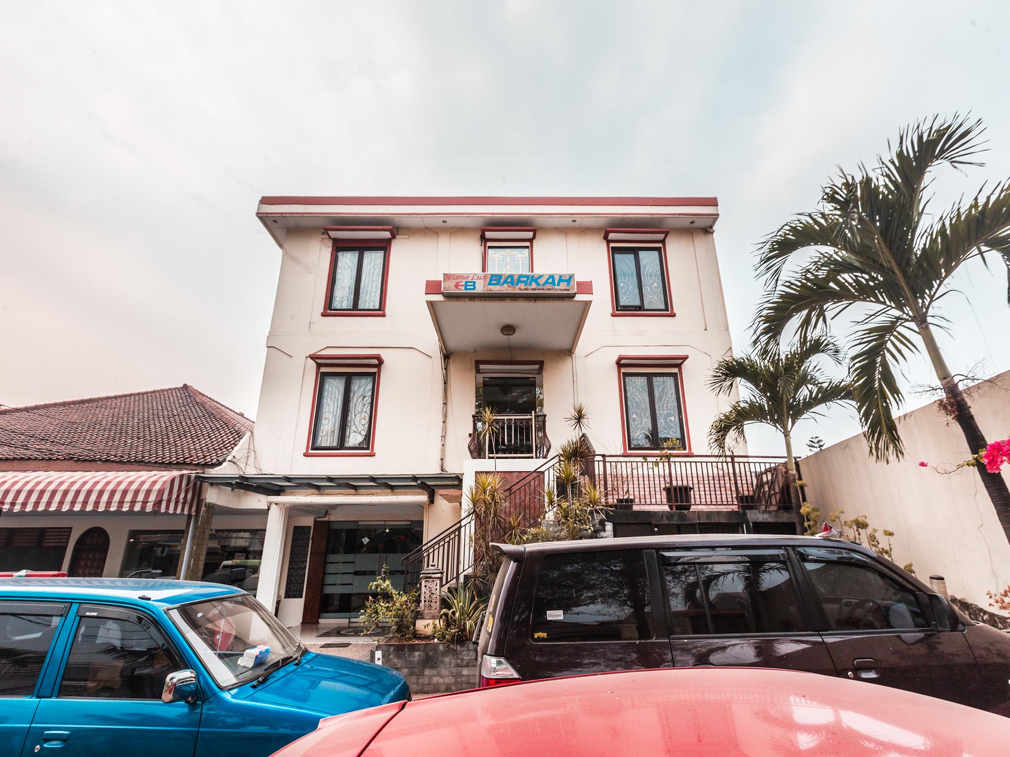 Oyo 1667 Wisma Lux Barkah Cakarta Dış mekan fotoğraf