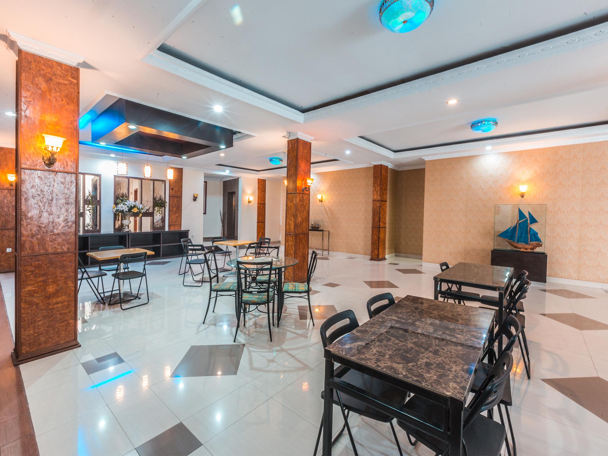 Oyo 1667 Wisma Lux Barkah Cakarta Dış mekan fotoğraf