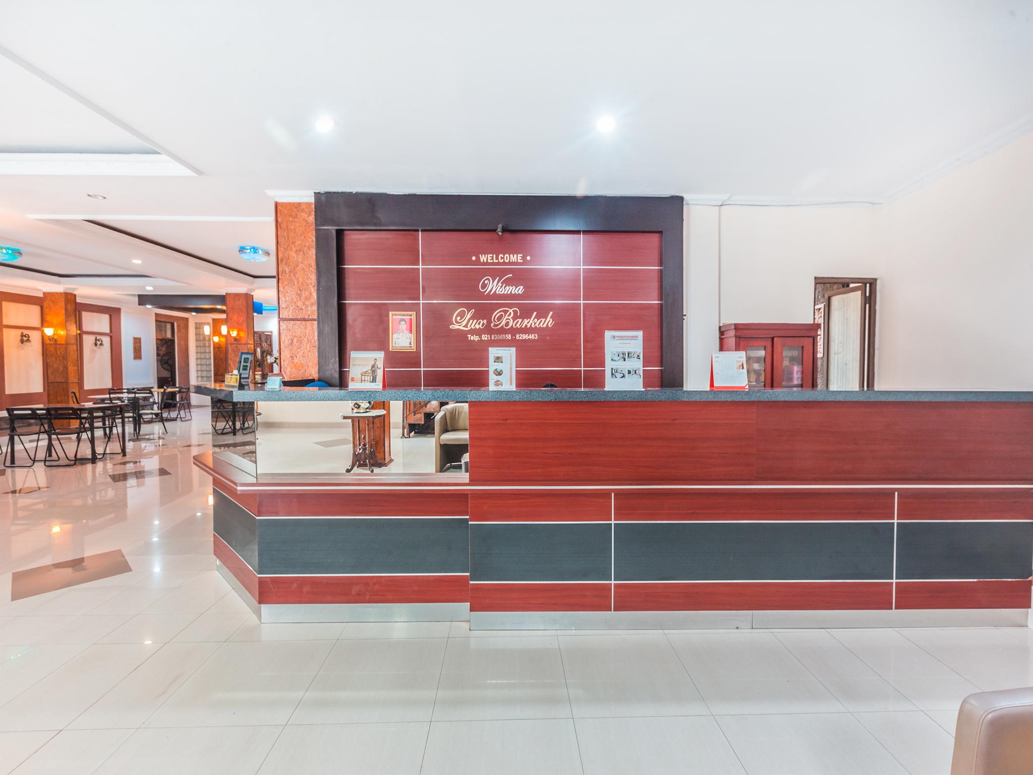 Oyo 1667 Wisma Lux Barkah Cakarta Dış mekan fotoğraf
