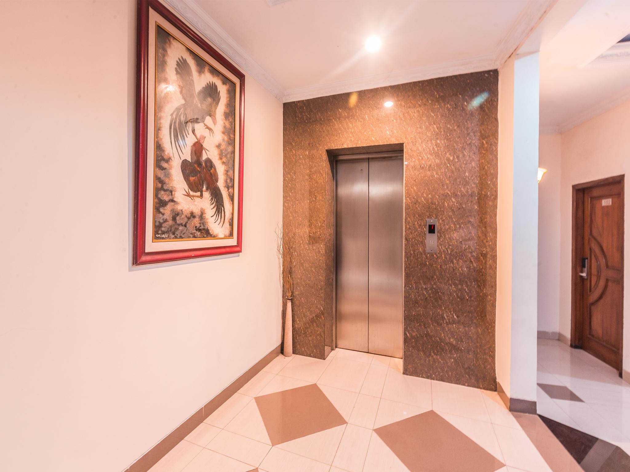 Oyo 1667 Wisma Lux Barkah Cakarta Dış mekan fotoğraf