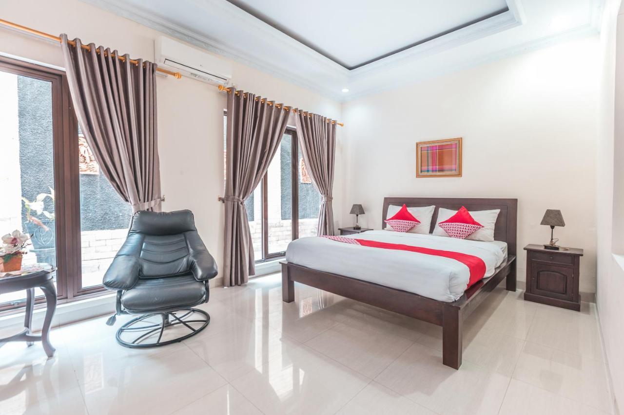 Oyo 1667 Wisma Lux Barkah Cakarta Dış mekan fotoğraf