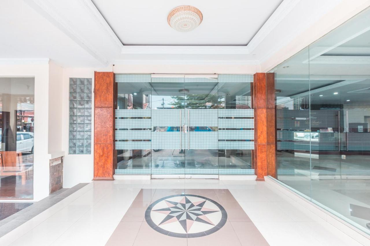 Oyo 1667 Wisma Lux Barkah Cakarta Dış mekan fotoğraf