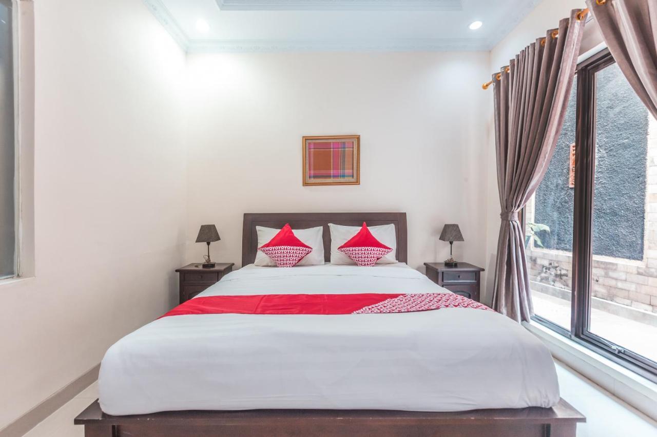 Oyo 1667 Wisma Lux Barkah Cakarta Dış mekan fotoğraf
